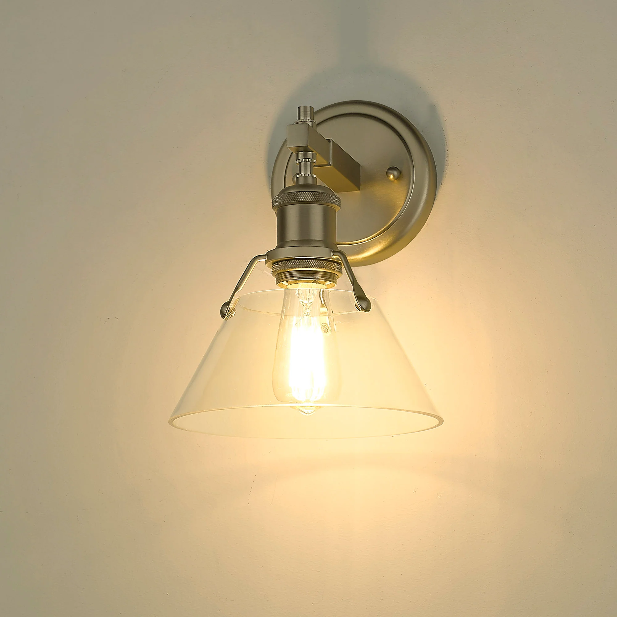 Orwell 1-light Vanity in Brushed Champagne Brass and Clear Glass - Image 4