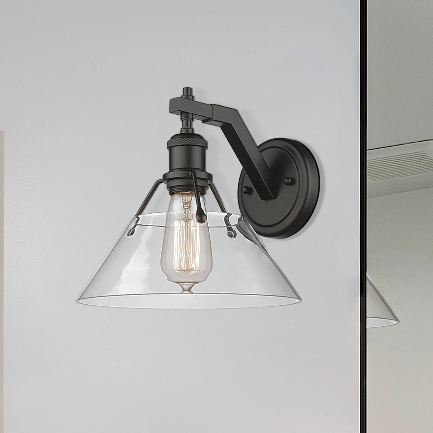 Orwell 1-light Wall Sconce in Matte Black and Clear Glass - Image 4