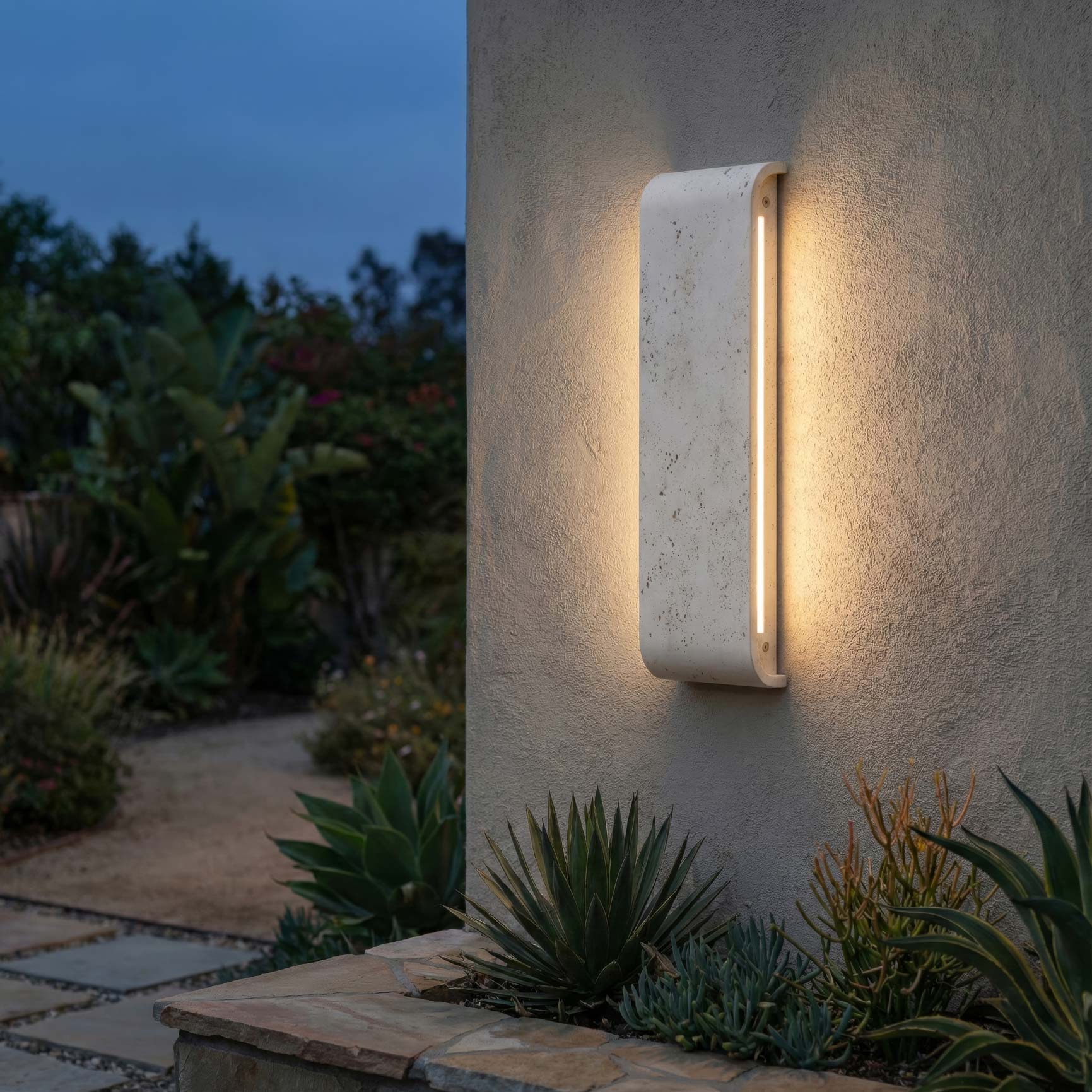 Stela Integrated LED 24in Outdoor Wall in White Travertine - Image 8