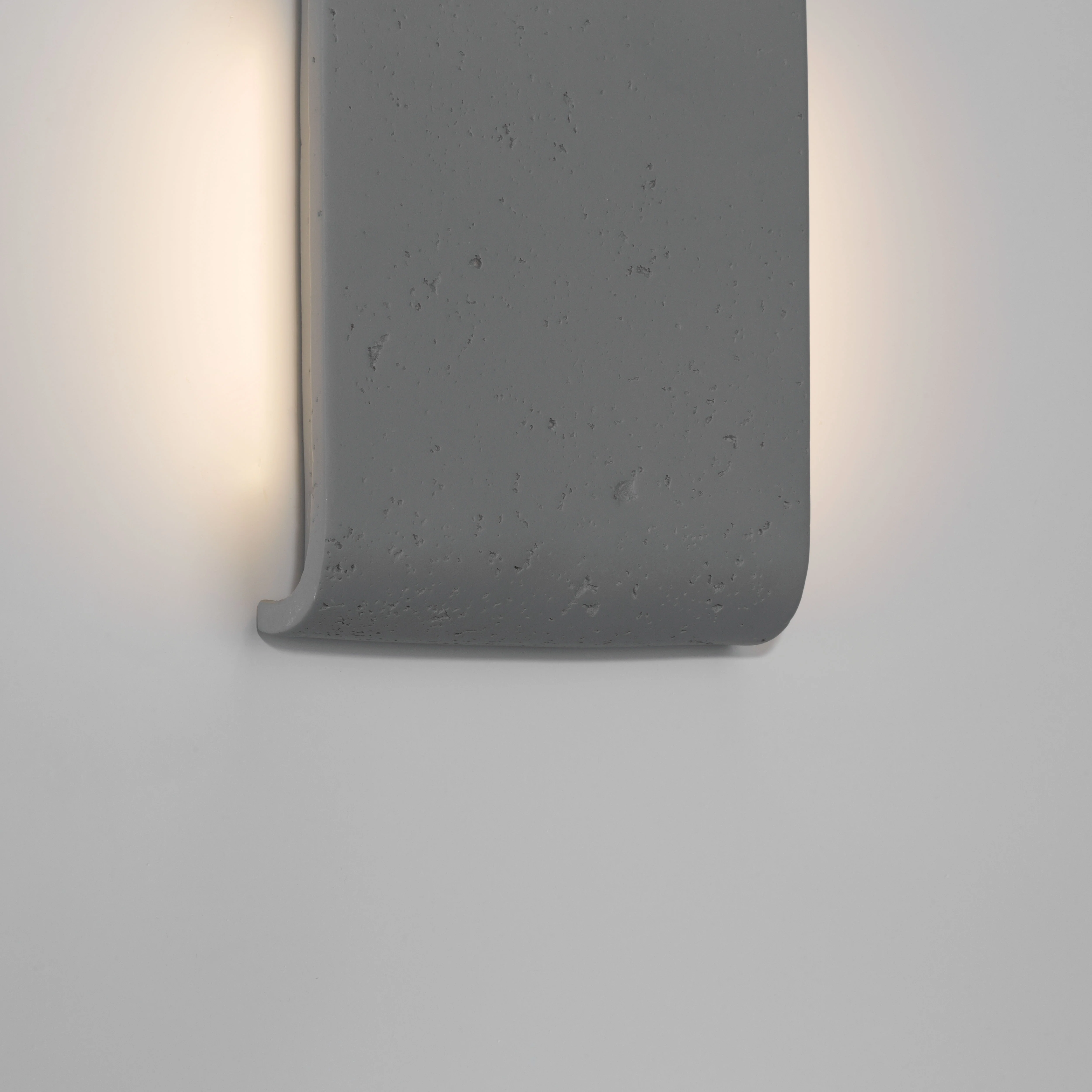 Stela Integrated LED 9in Outdoor Wall in Gray Travertine - Image 7